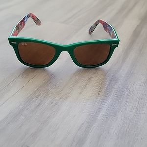 RayBan green sunglasses. Can be unisex